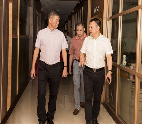 中山市翠亨新区领导莅临星光达珠宝参观考察